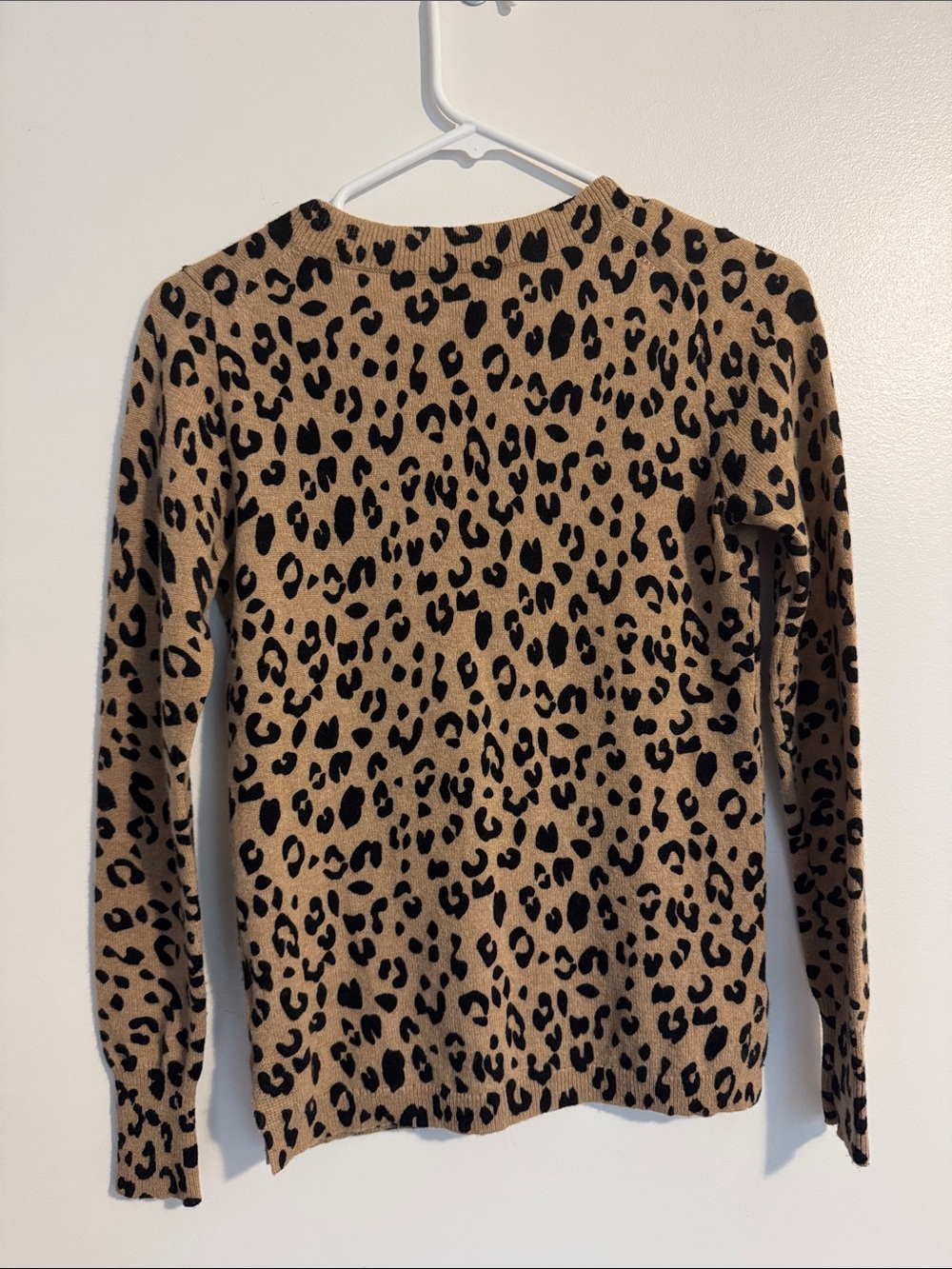 100% Cashmere J Crew Leopard Sweater - Picture 4 of 5